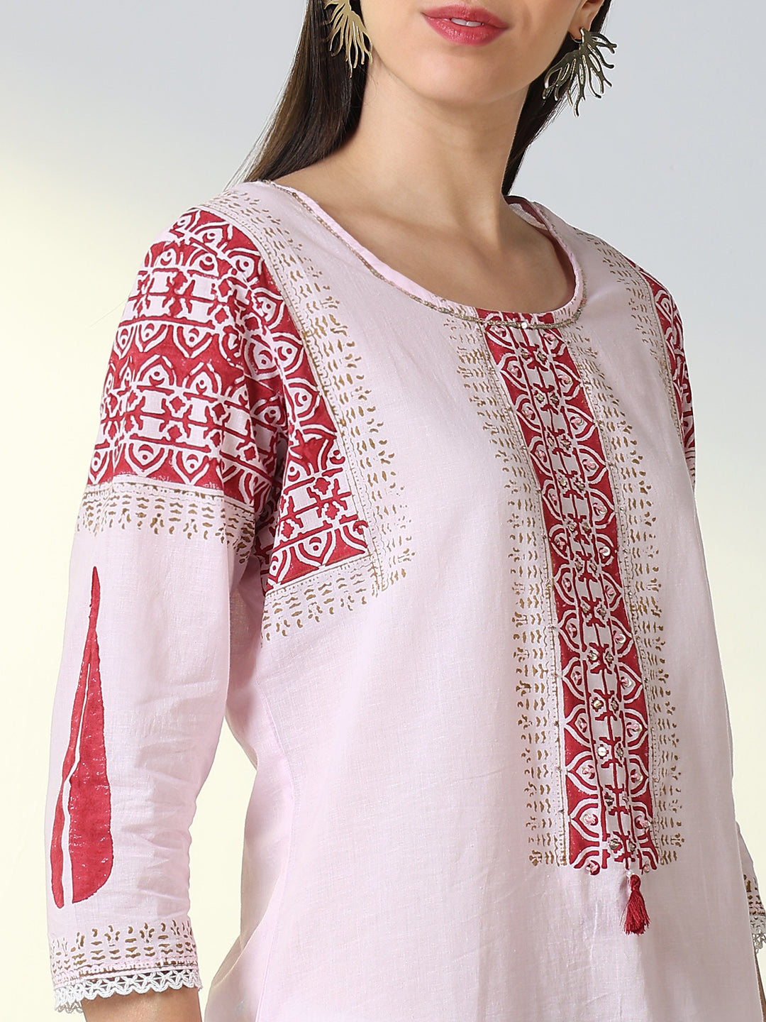 Women's Pink Ethnic Motifs Straight Kurta