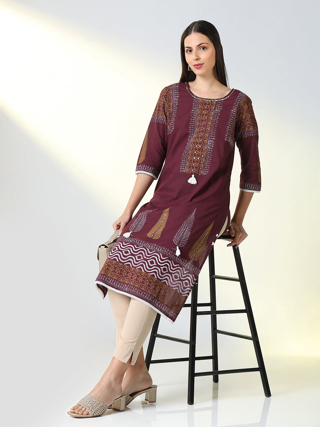 Women's Purple Ethnic Motifs Straight Kurta