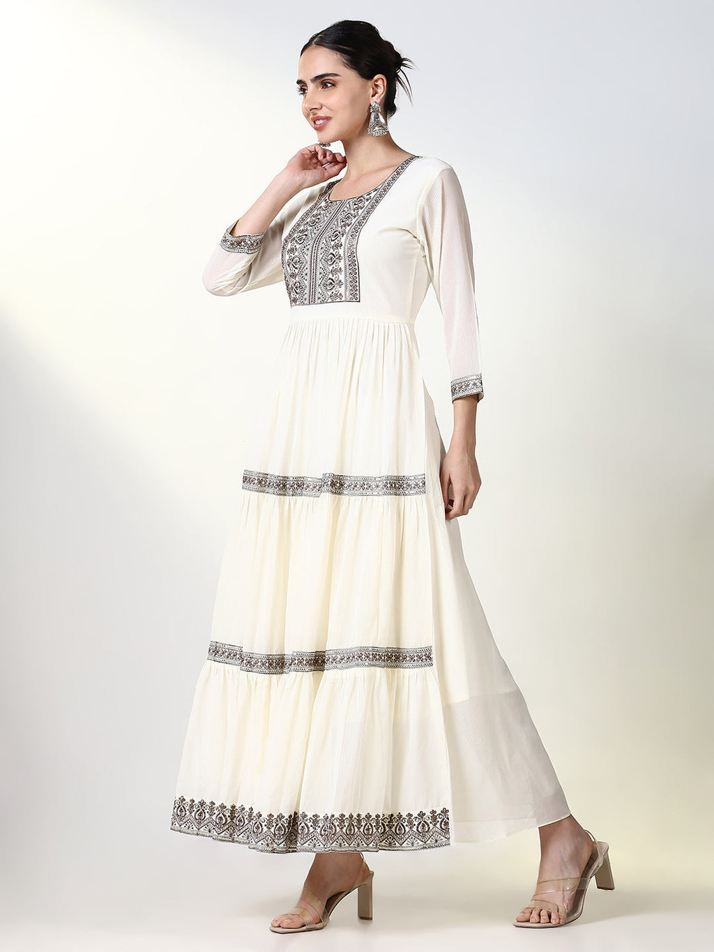 Women's Off White Embroidered Anarkali Kurta