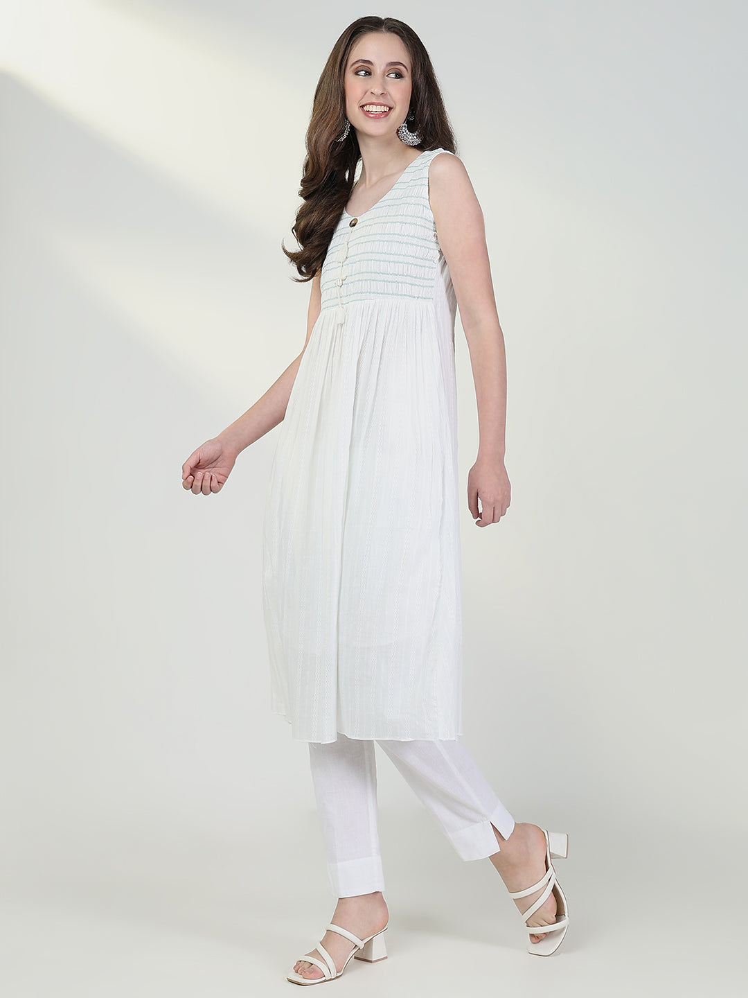 Women's White Solid Kurta with Coat and Belt
