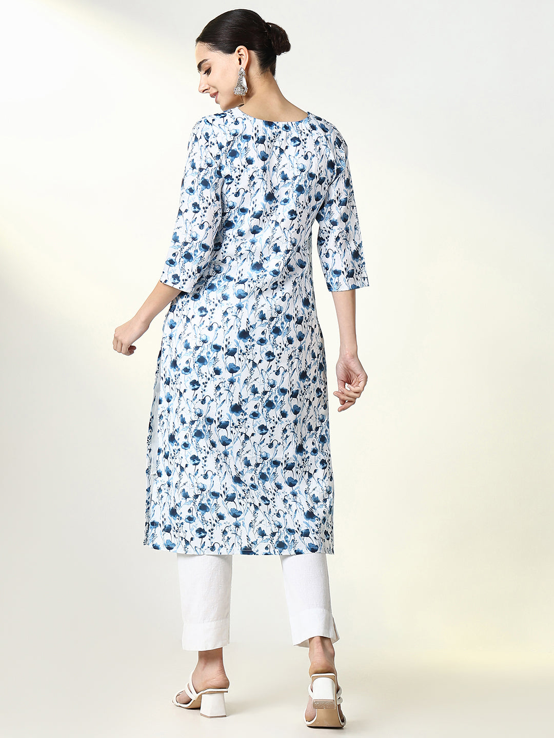 Women's White Floral Straight Kurta
