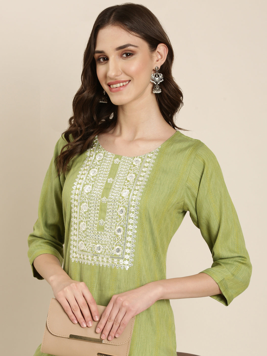 Women's Green Ethnic Motifs Embroidered Thread Work Straight Kurta