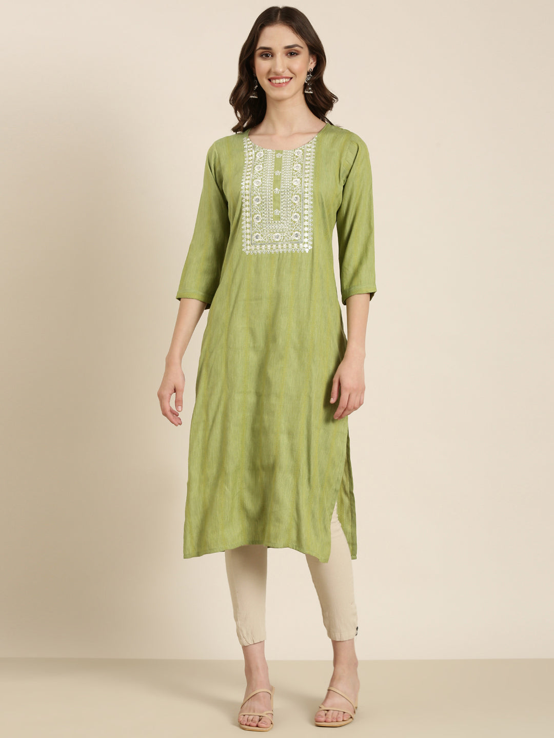 Women's Green Ethnic Motifs Embroidered Thread Work Straight Kurta
