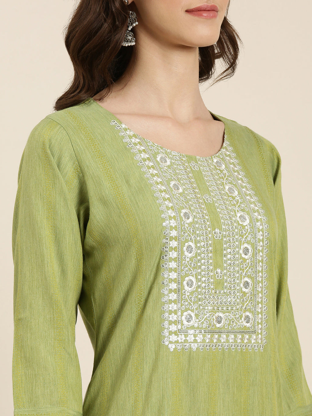Women's Green Ethnic Motifs Embroidered Thread Work Straight Kurta