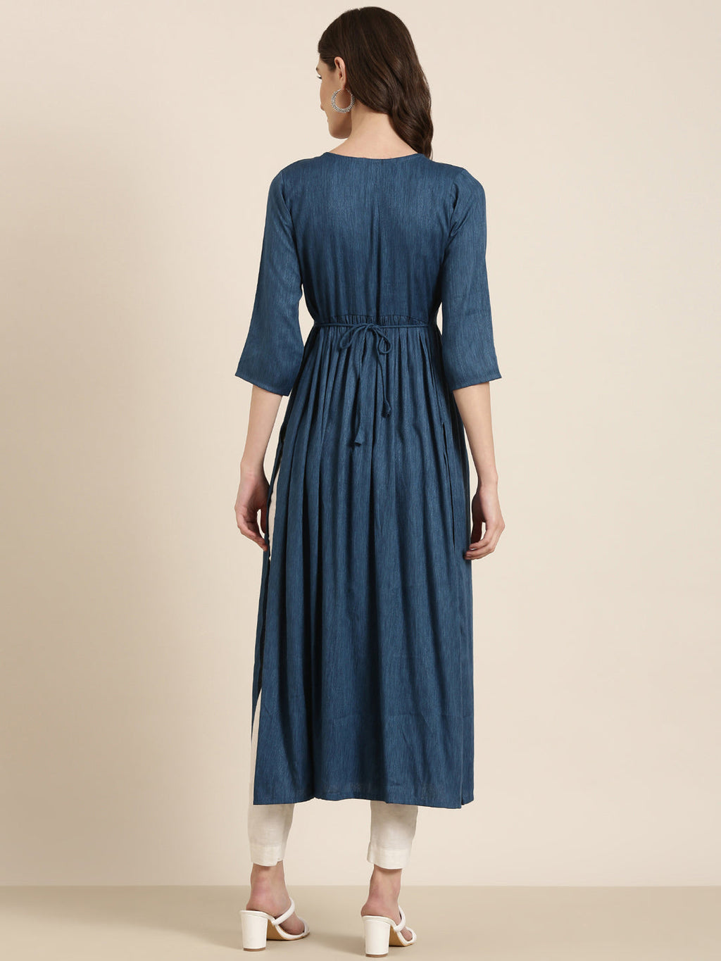 Women's Teal Ethnic Motifs Thread Work Anarkali Kurta