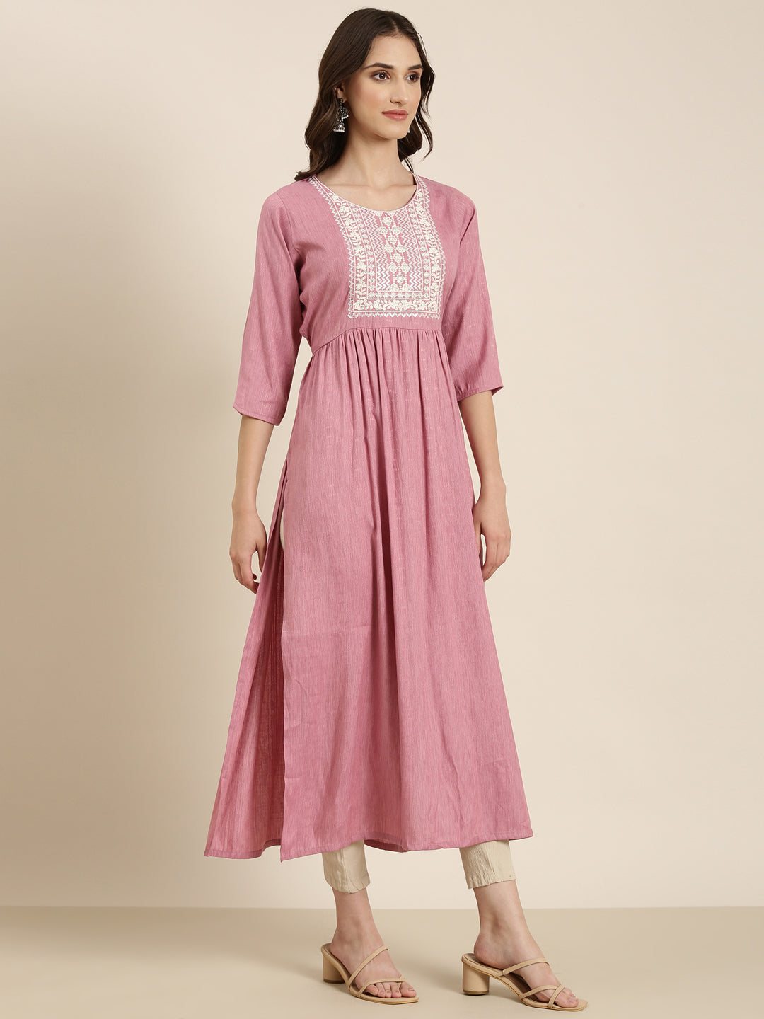 Women's Pink Floral Yoke Design Thread Work Pleated Kurta
