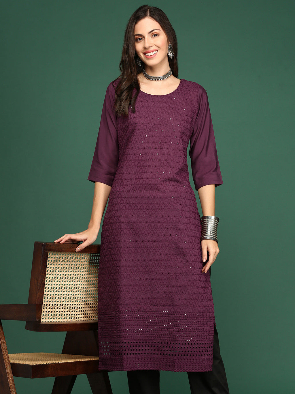 Women's Purple Ethnic Motif Embroidered Straight Kurta