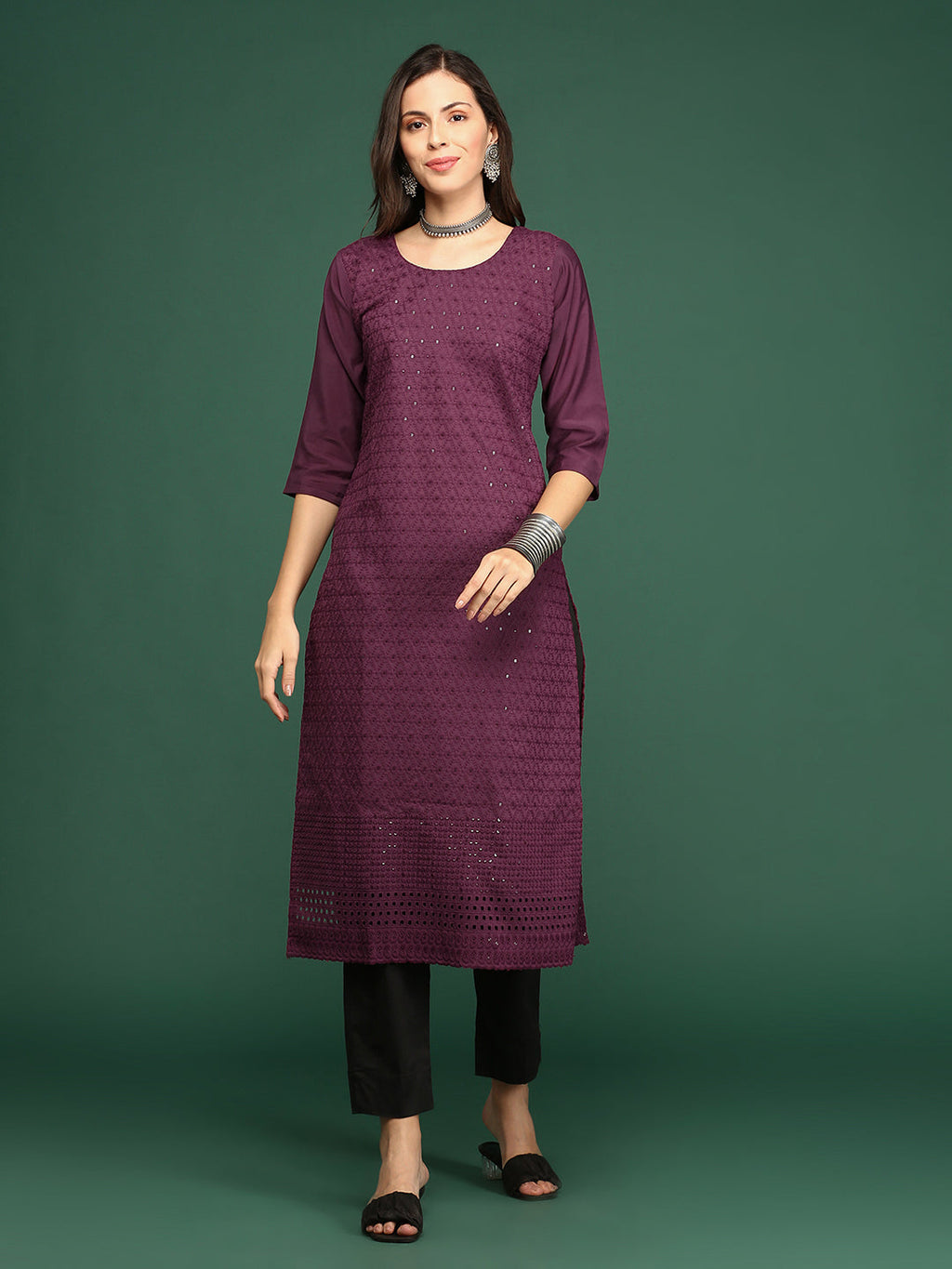 Women's Purple Ethnic Motif Embroidered Straight Kurta