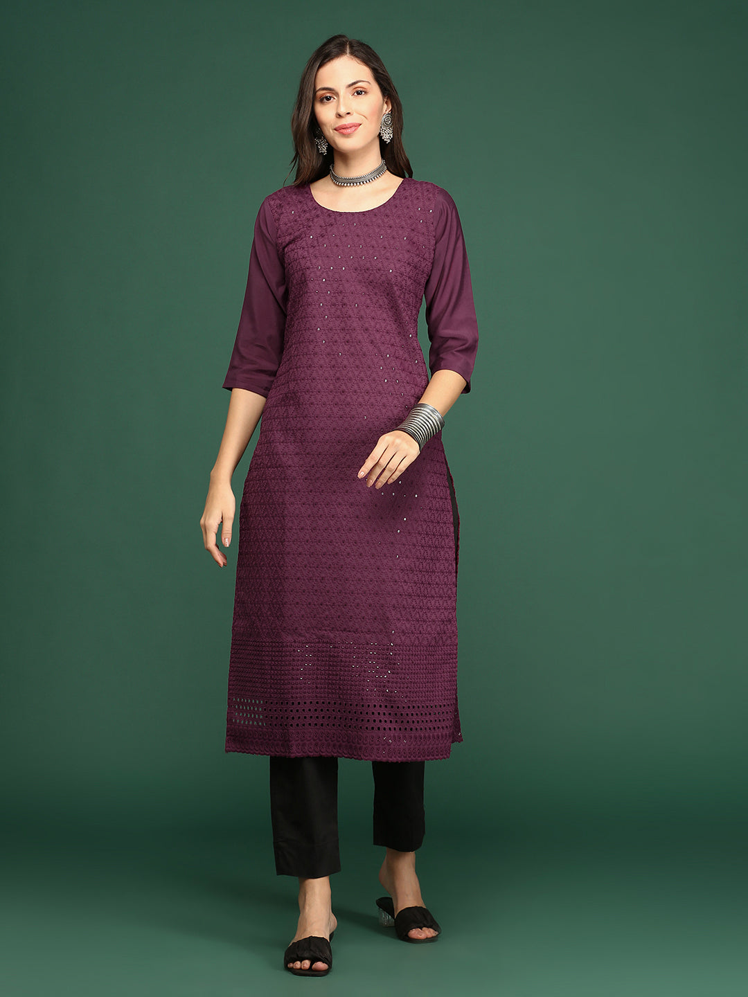 Women's Purple Ethnic Motif Embroidered Straight Kurta