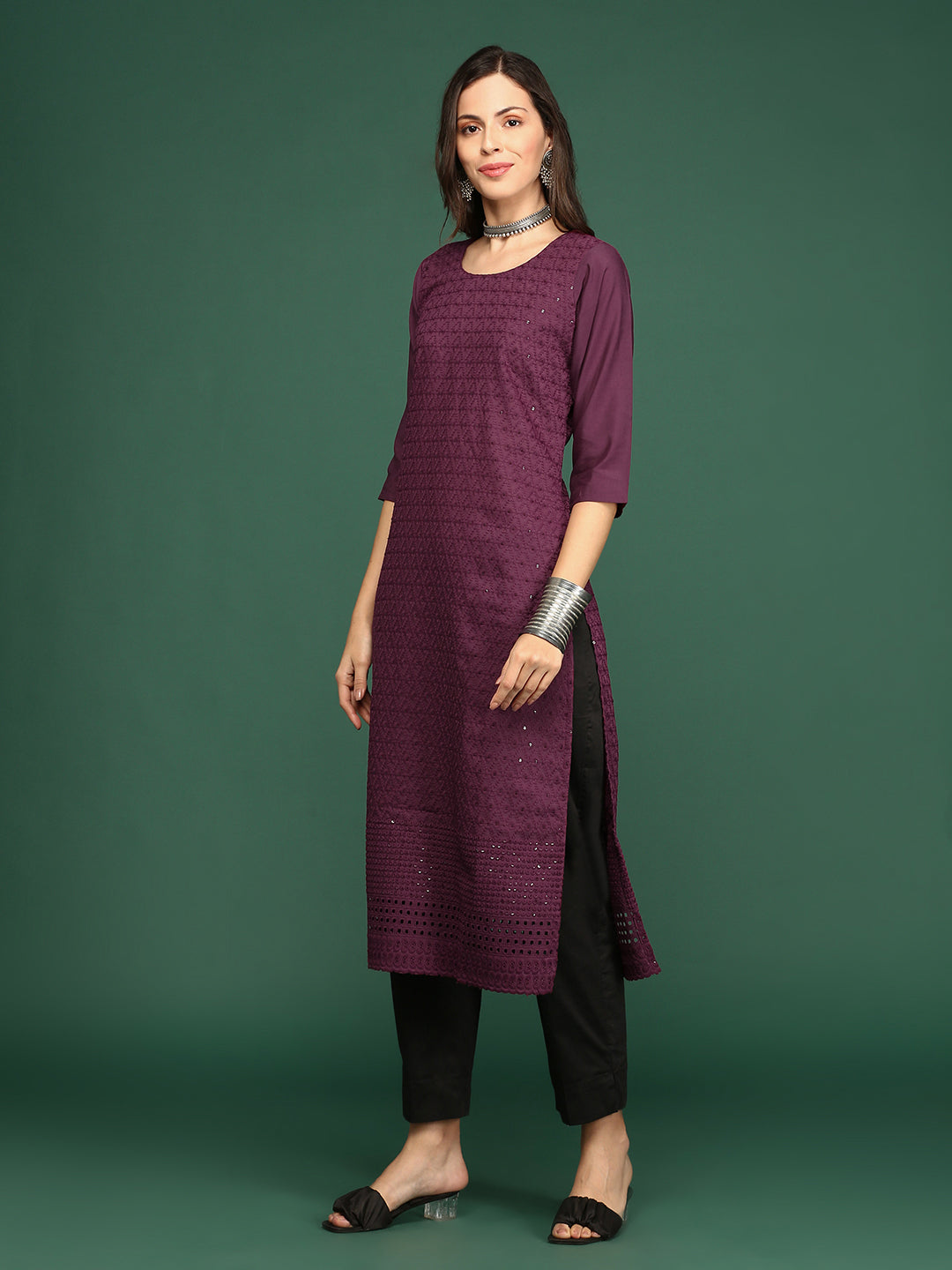 Women's Purple Ethnic Motif Embroidered Straight Kurta