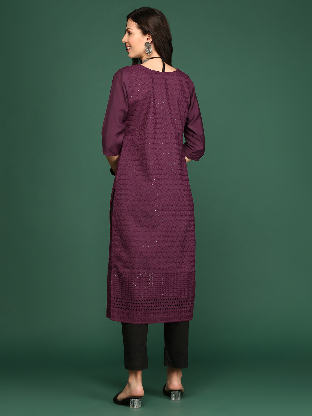 Women's Purple Ethnic Motif Embroidered Straight Kurta
