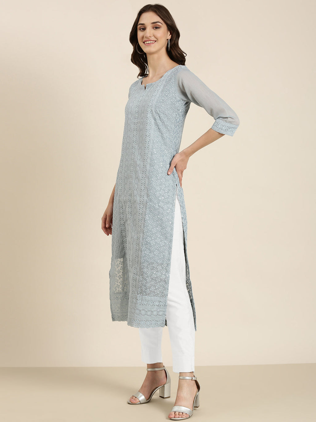 Women's Blue Ethnic Motif Embroidered Straight Kurta