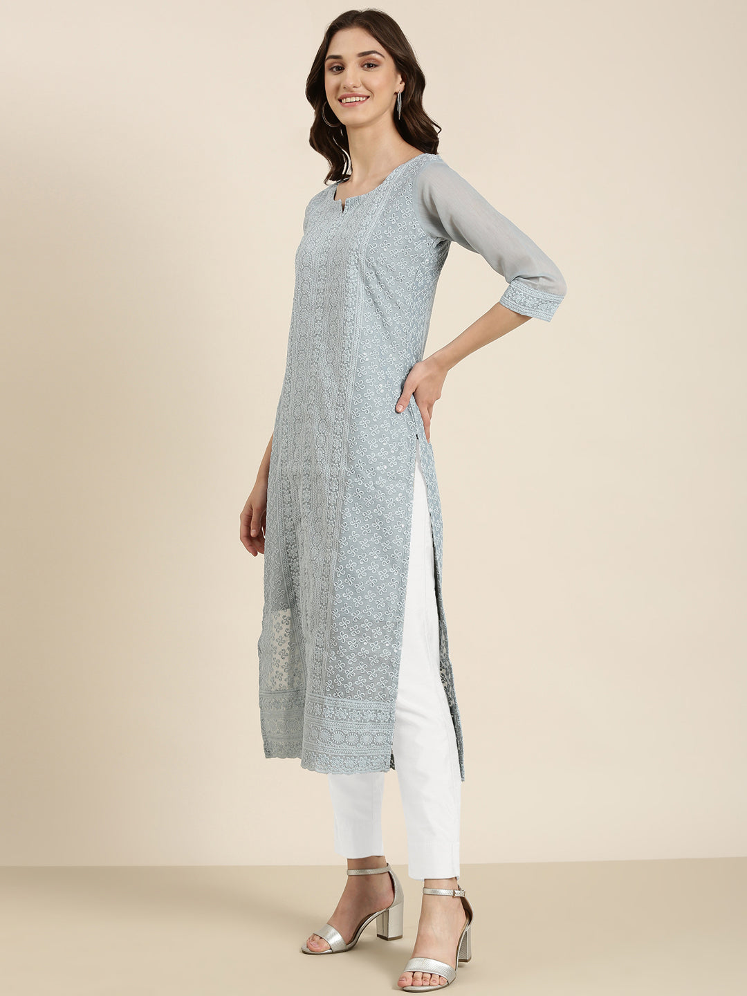 Women's Blue Ethnic Motif Embroidered Straight Kurta