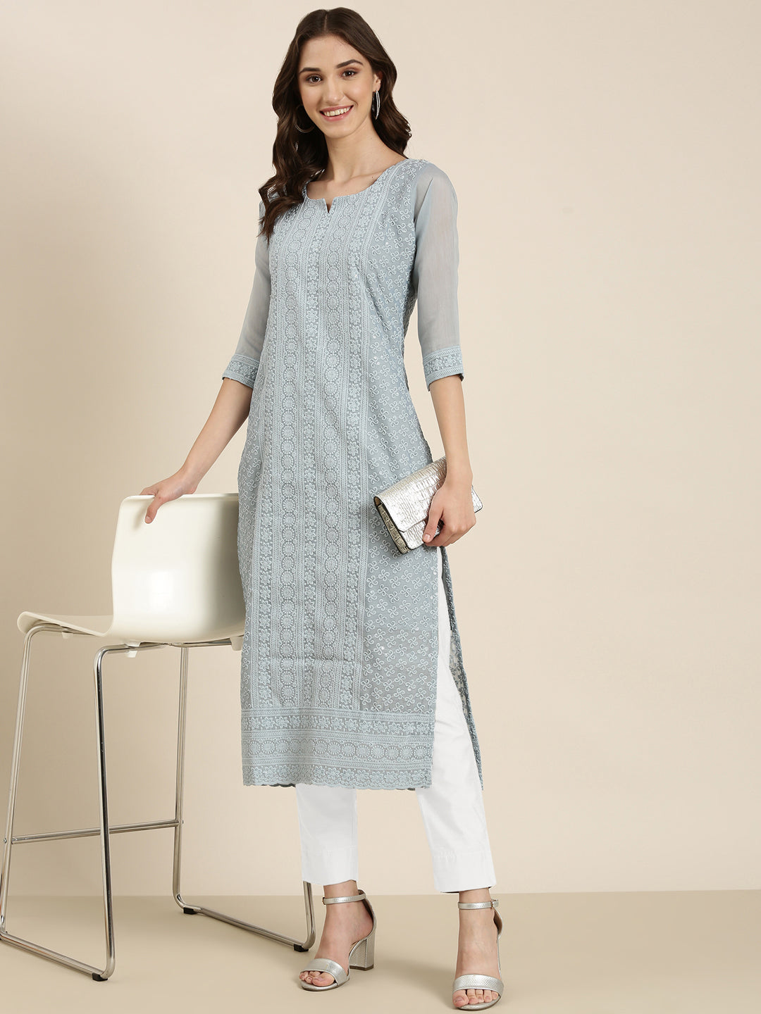 Women's Blue Ethnic Motif Embroidered Straight Kurta