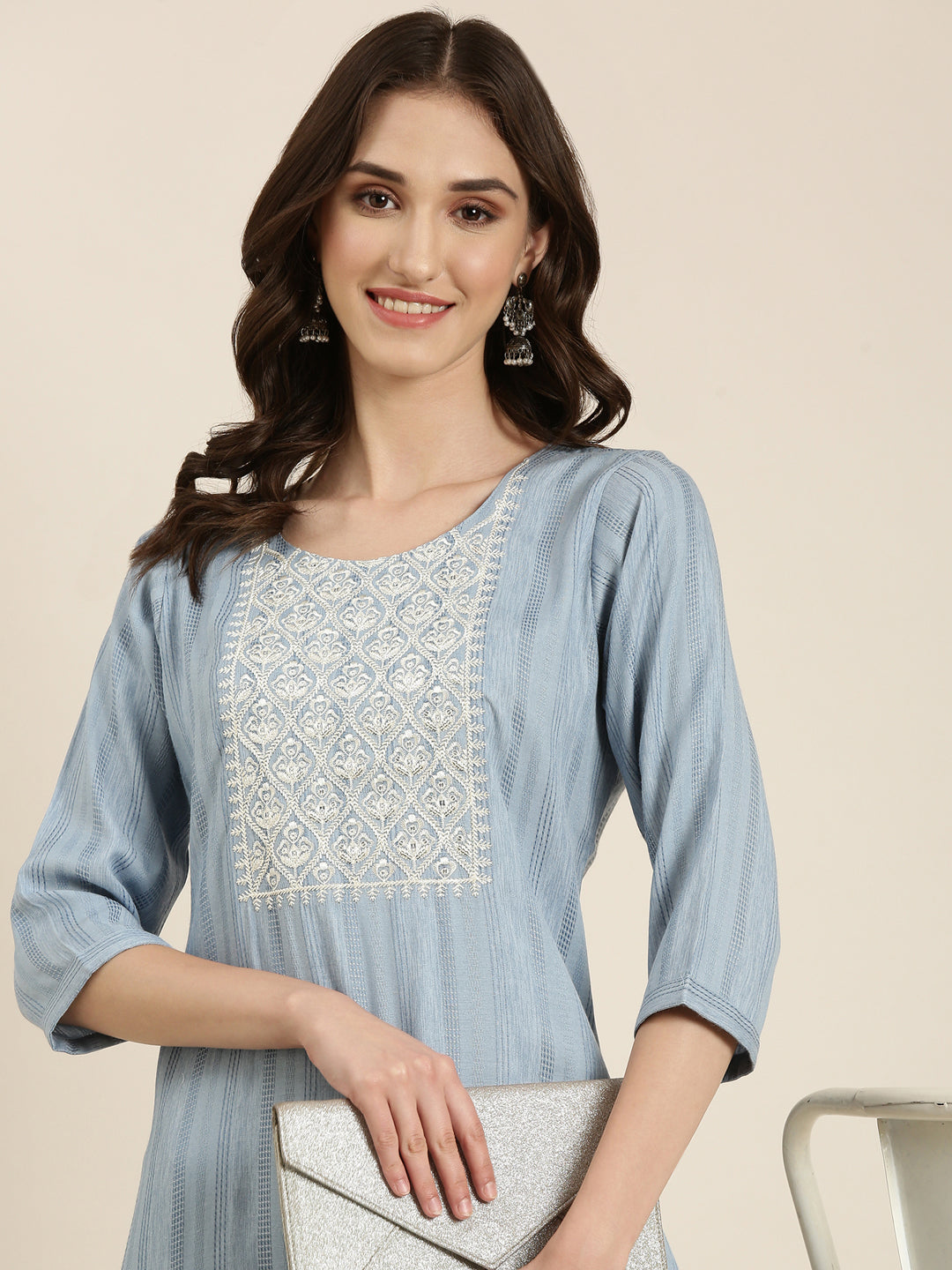 Women's Blue Ethnic Motifs Embroidered Straight Kurta