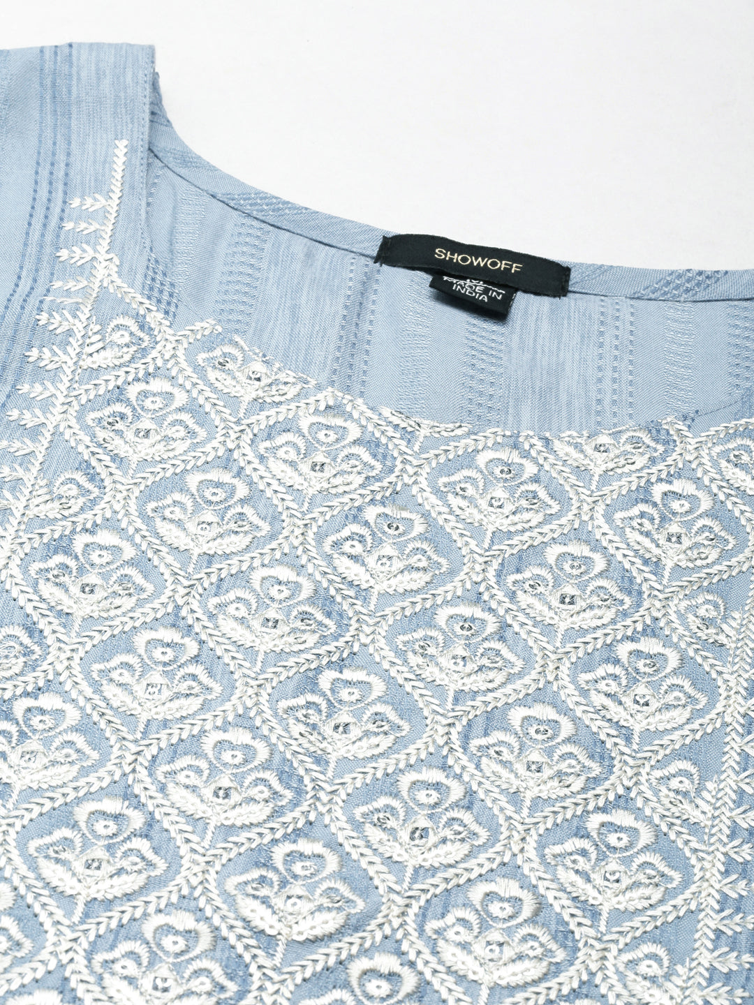 Women's Blue Ethnic Motifs Embroidered Straight Kurta