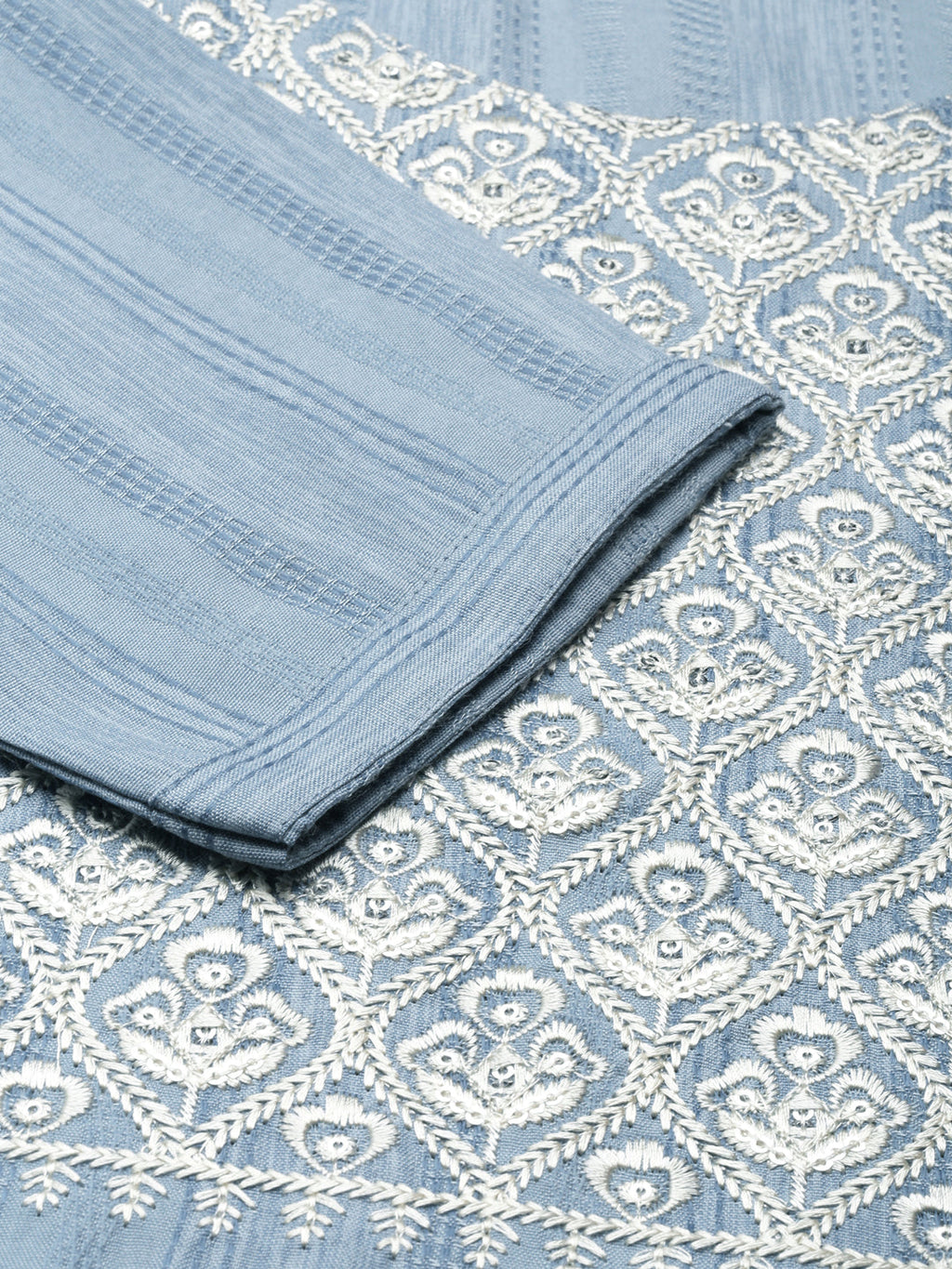 Women's Blue Ethnic Motifs Embroidered Straight Kurta