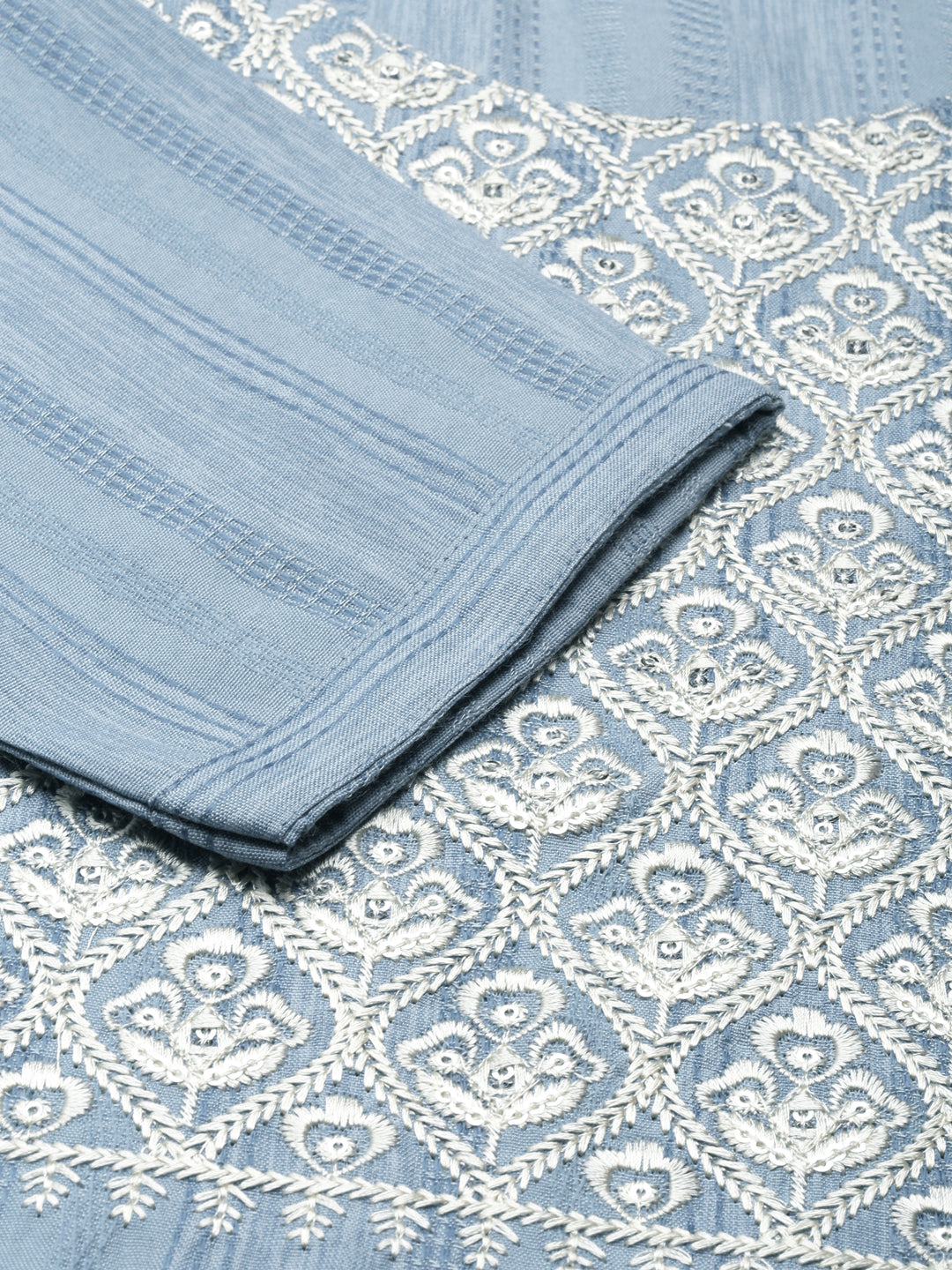 Women's Blue Ethnic Motifs Embroidered Straight Kurta