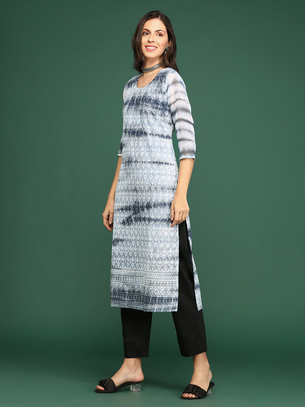 Women's Grey Embroidered Regular Georgette Straight Kurta