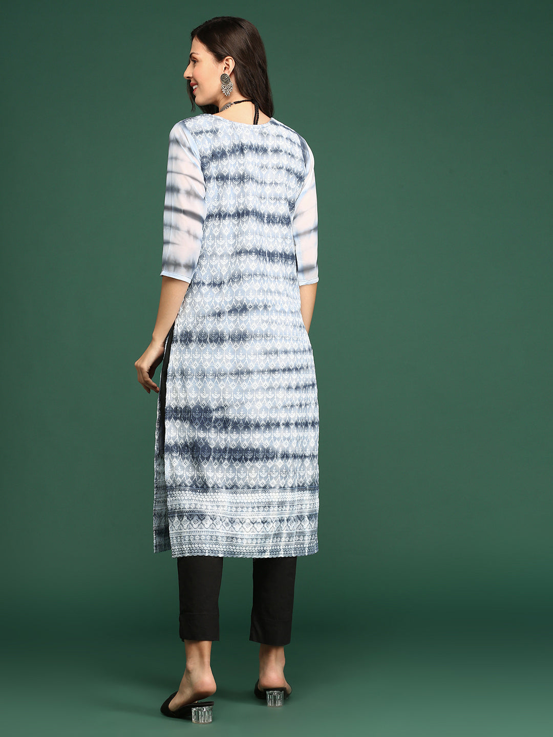 Women's Grey Embroidered Regular Georgette Straight Kurta