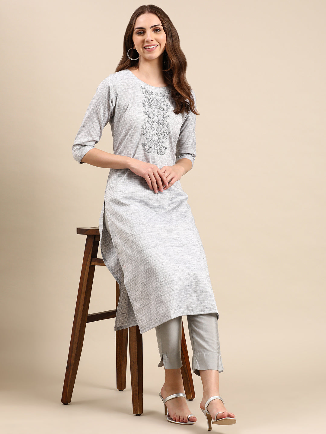 Women's Grey Checked Thread Work Straight Kurta