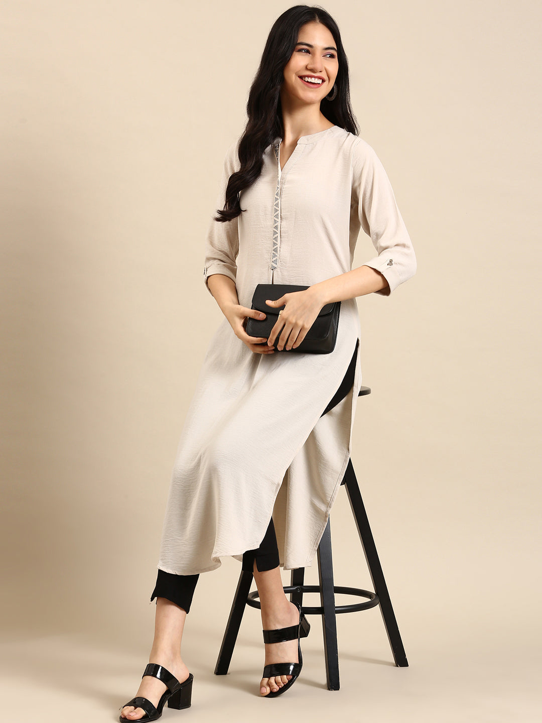 Women's Off White Mandarin Collar Straight Kurta