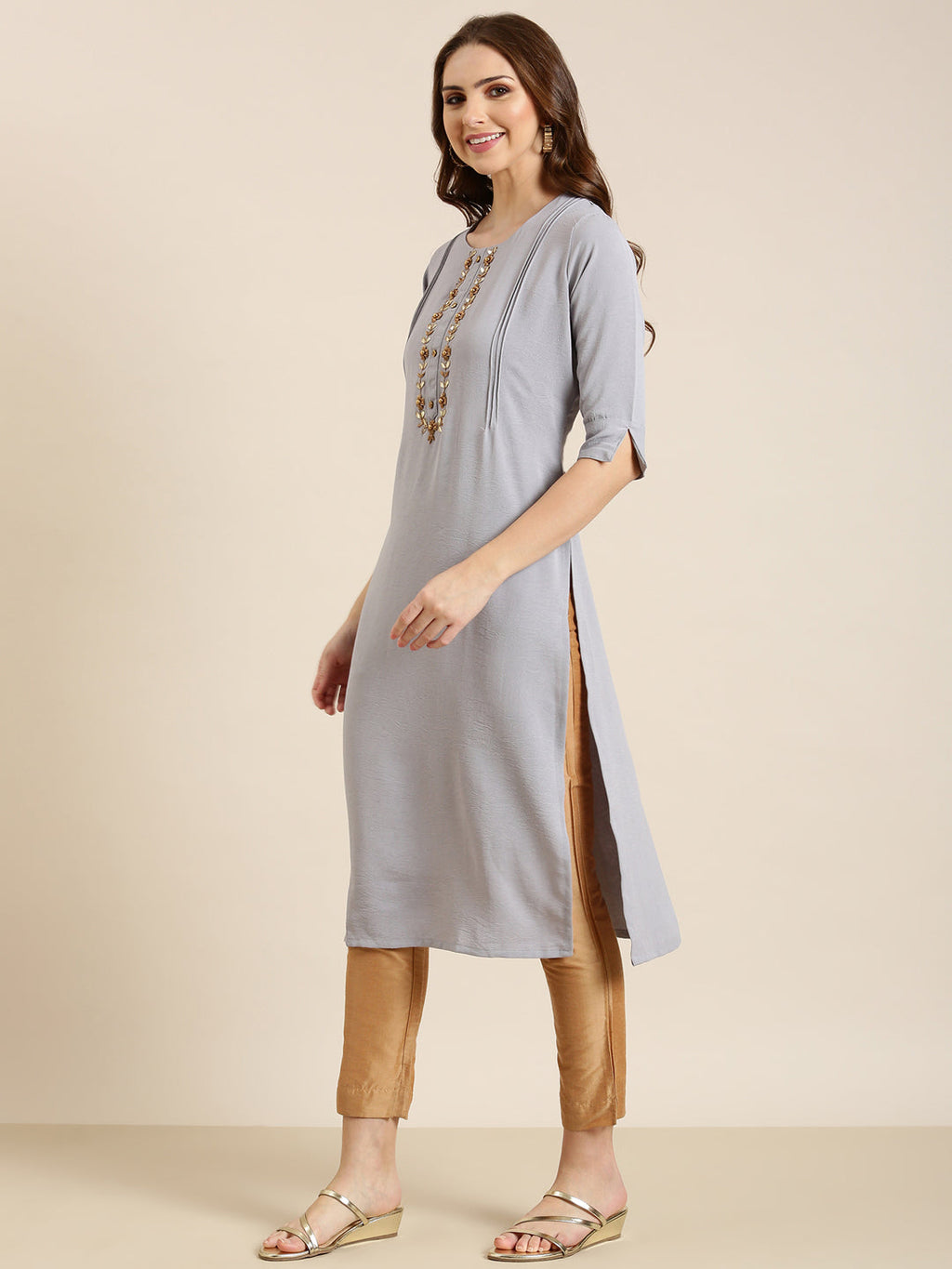 Women's Grey Embellished Beads & Stones Pastels Straight Kurta