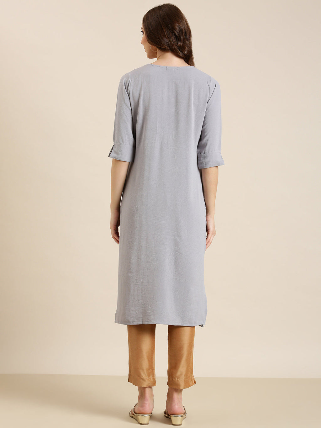 Women's Grey Embellished Beads & Stones Pastels Straight Kurta