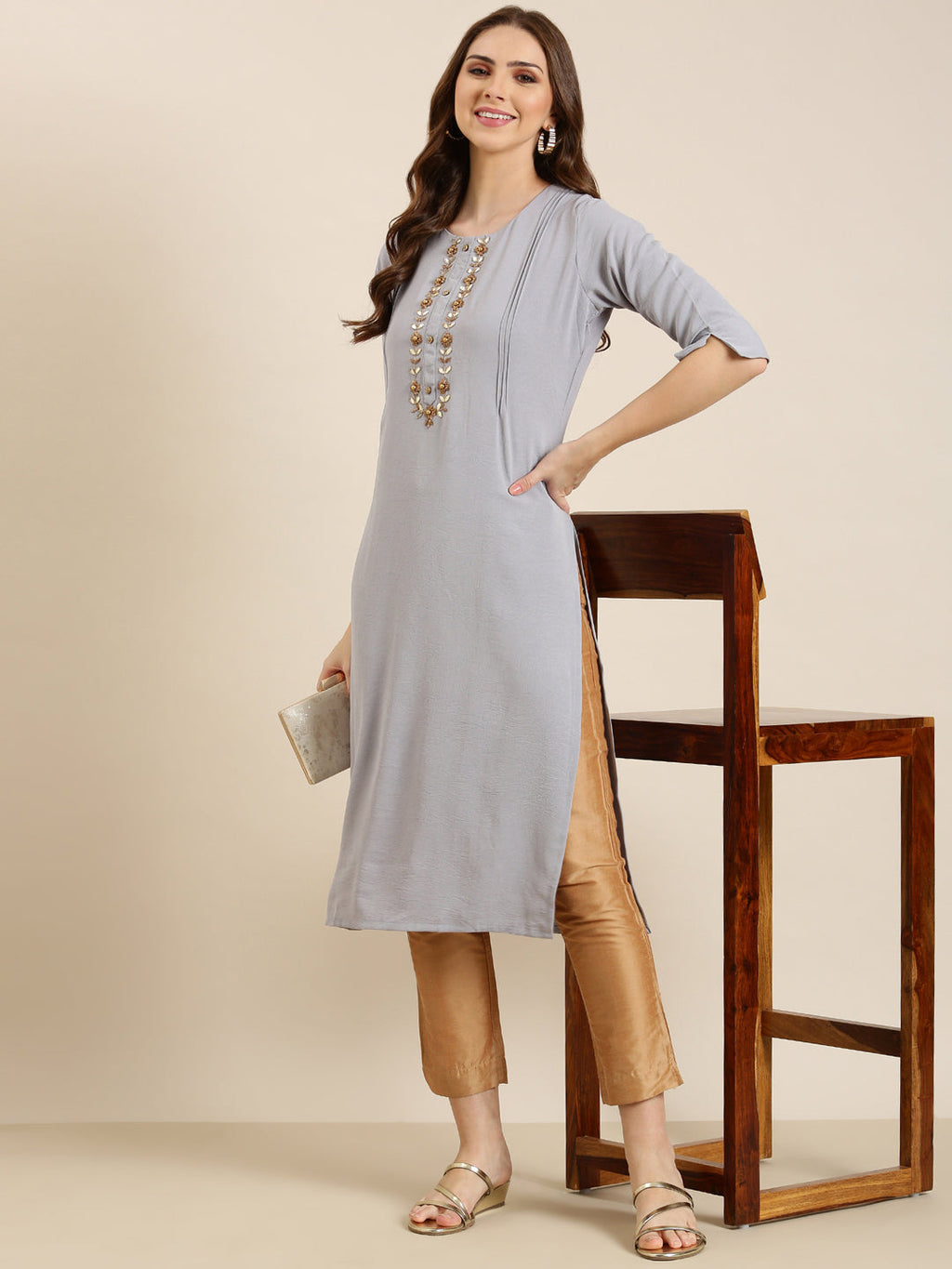 Women's Grey Embellished Beads & Stones Pastels Straight Kurta
