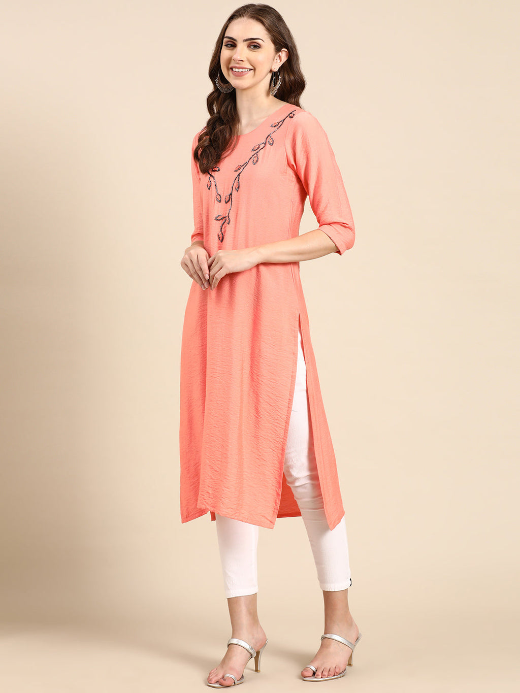 Women's Peach Floral Embroidered Chanderi Straight Silk Kurta