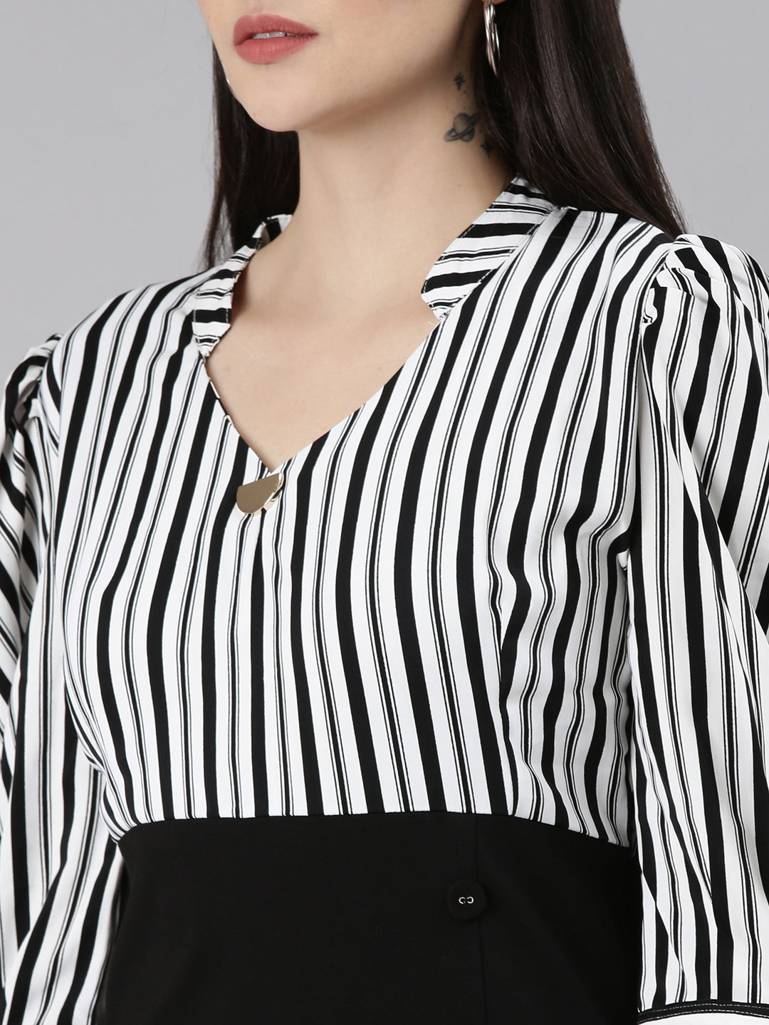 Women's Black Striped Mandarin Collar Cuffed Sleeves Crepe Midi Sheath Dress