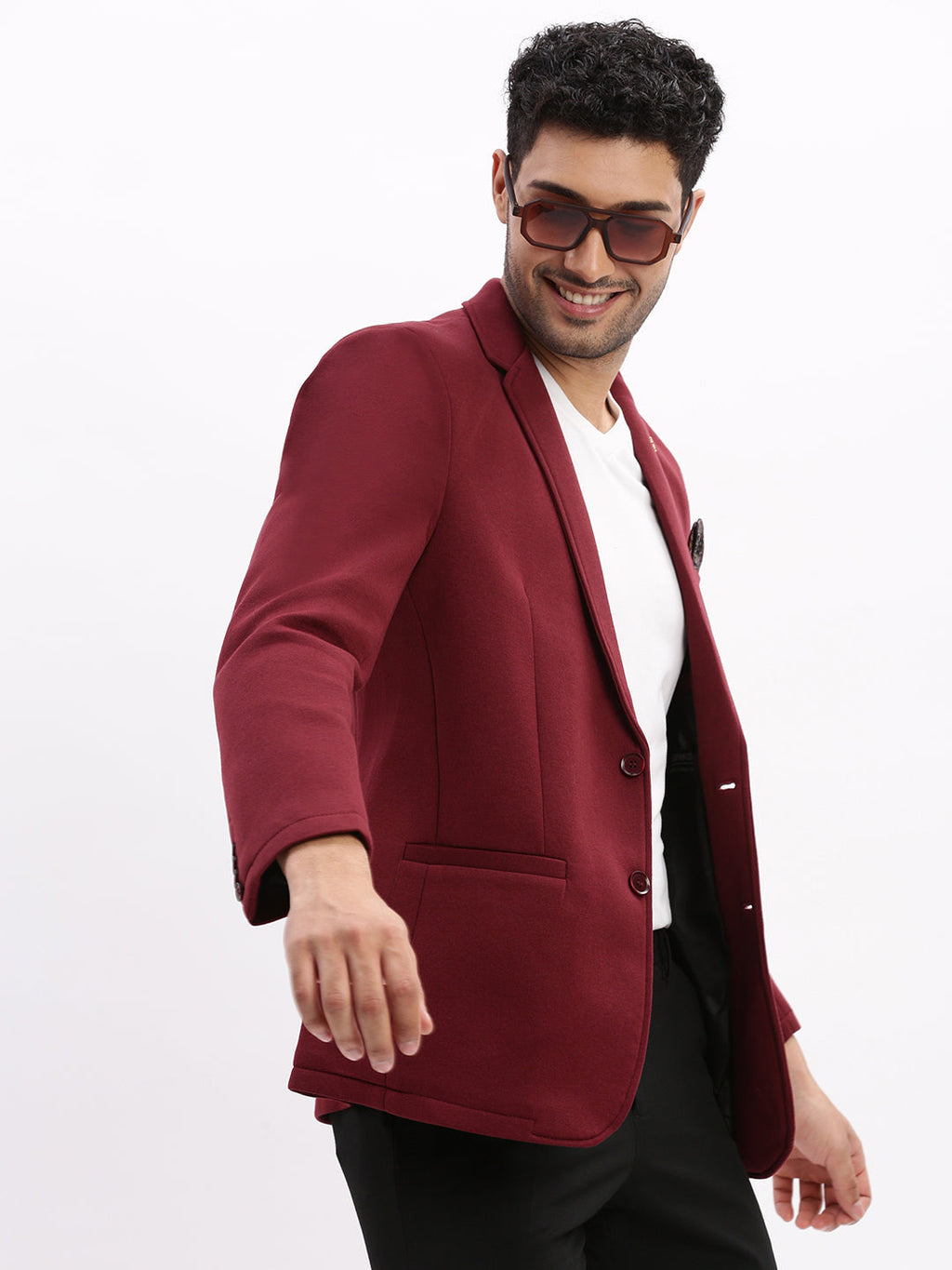 Men's Maroon Solid Single Breasted Blazer