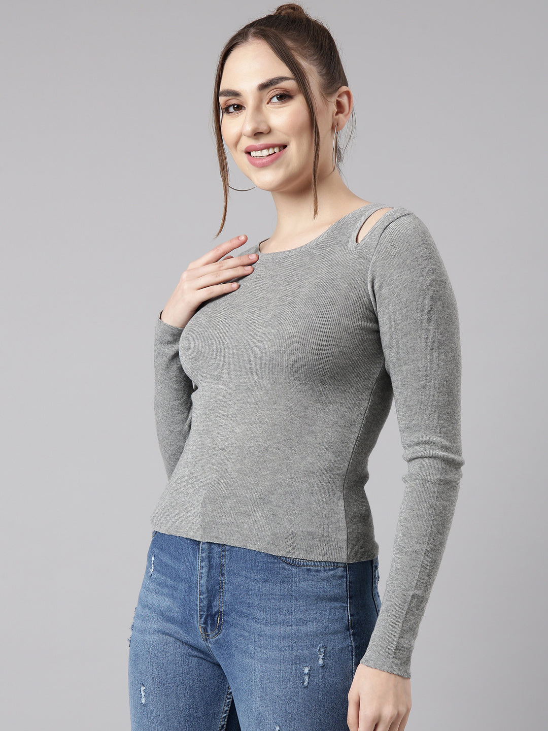 Women's Solid Grey Knitted Fitted Top