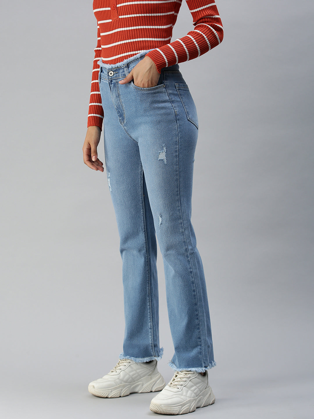 Women's Blue Relaxed Fit High-Rise Mildly Distressed Light Fade Stretchable Jeans