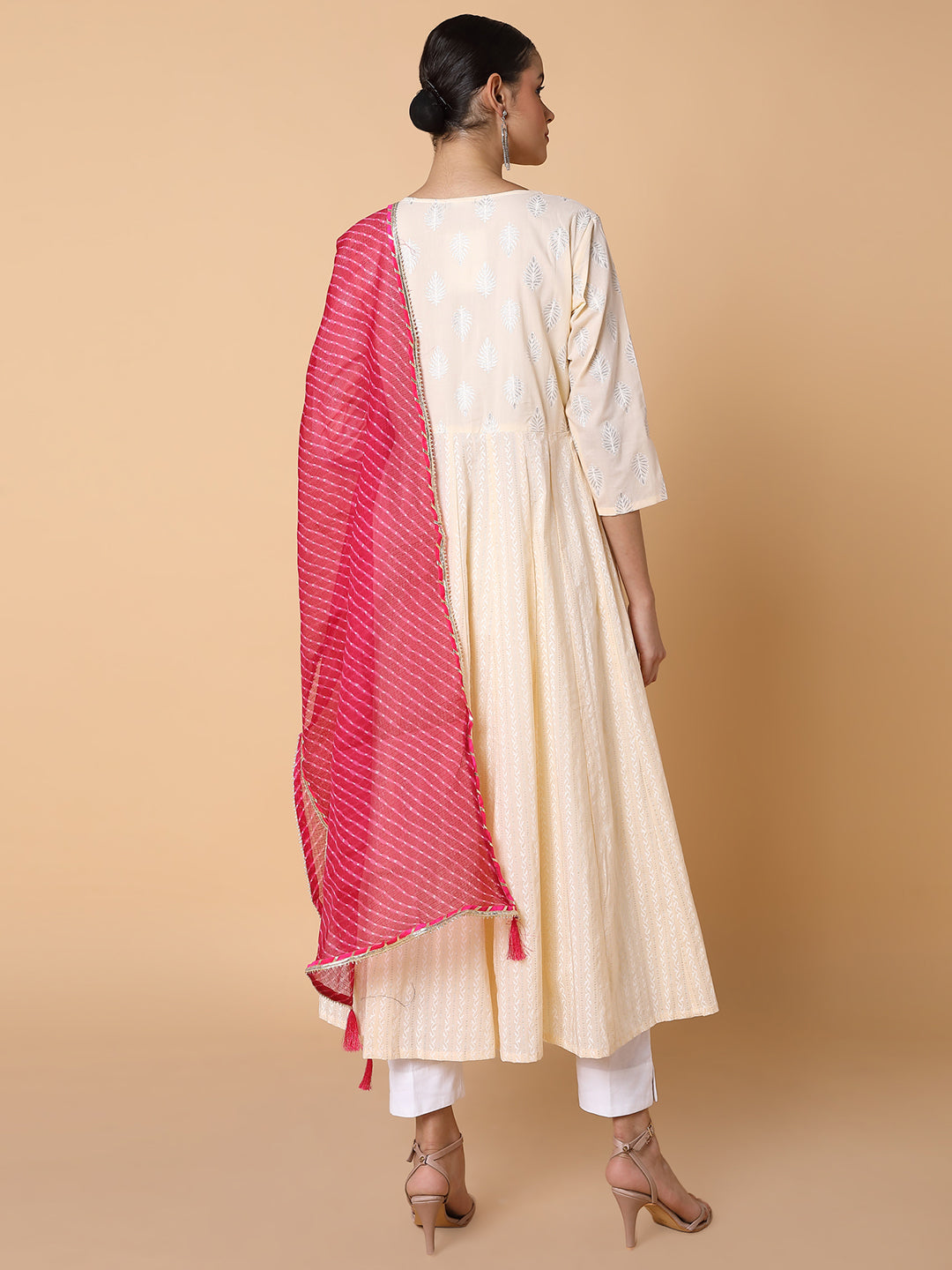Women's Ethnic Motifs Cream Anarkali Kurta with Dupatta