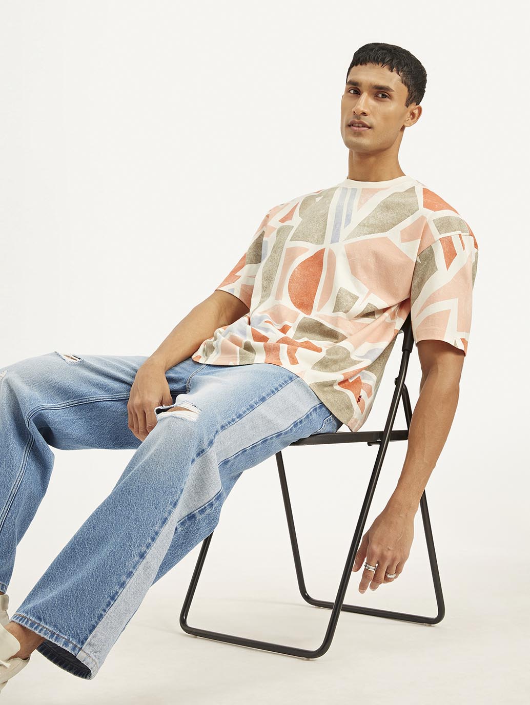 Men's Loose Fit Graphic T-shirt