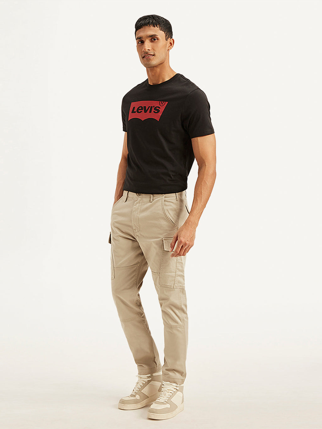 Men's Beige Relaxed Fit Cargo Trousers